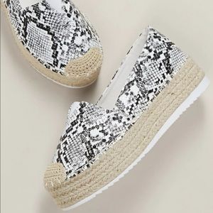 NWOT Snakeskin Jute Trim Platform Espadrilles